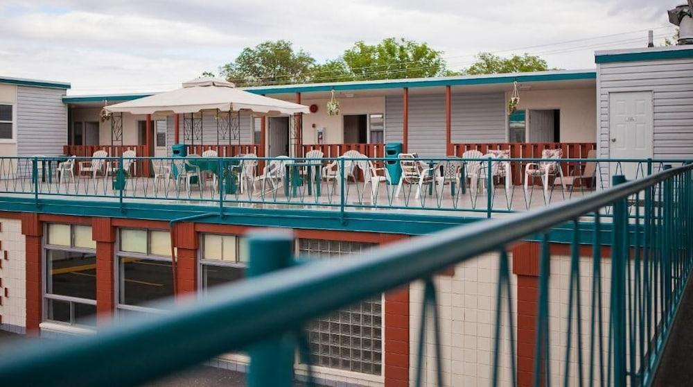 Scott's Inn&Restaurant Kamloops Exterior foto